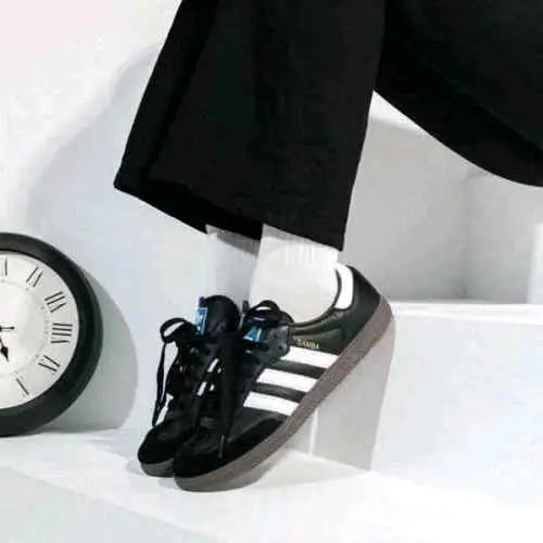 Adidass Samba Black white for her fix