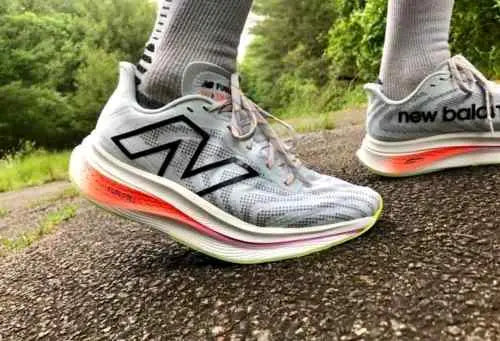 New Balancee Fuelcell Supercomp Trainer V2 WHITE GREY