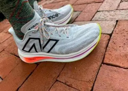 New Balancee Fuelcell Supercomp Trainer V2 WHITE GREY