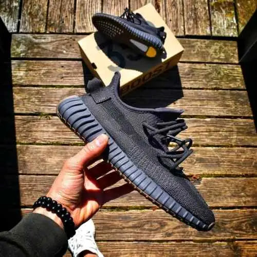 Adidass Yeezy Boost 350 V2 Black Cinder Semi UA non reflective