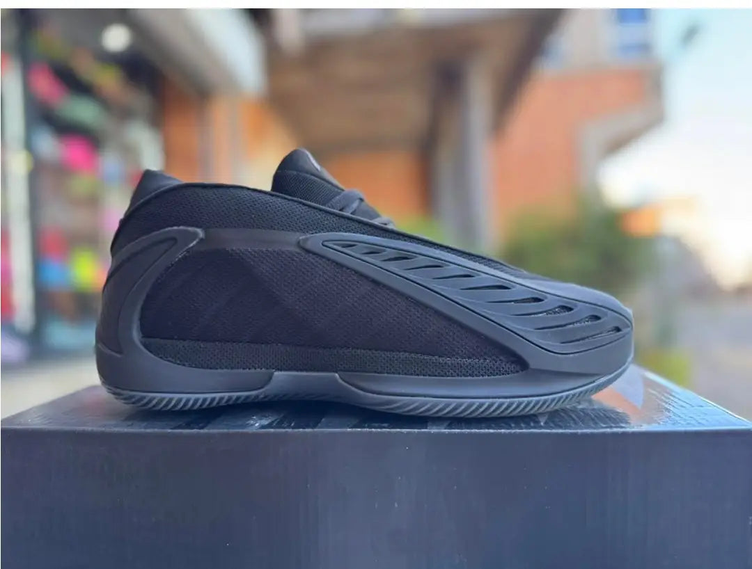 adidass ANTHONY EDWARDS 2 AE2 TRIPLE BLACK