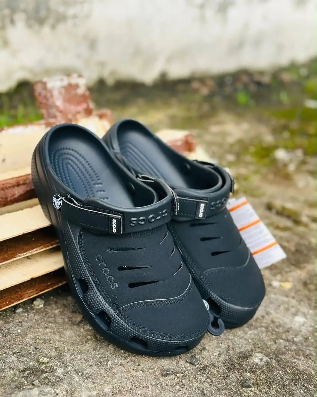 Crocs_Yukon Vista All Black Clogs