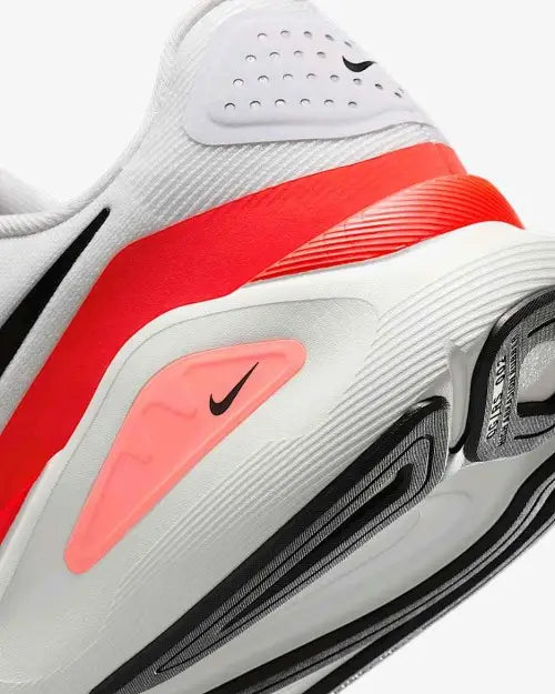 Nikee Running Structure 26 trainers White orange