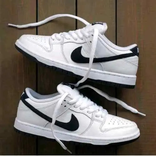 nikee dunk low white black
