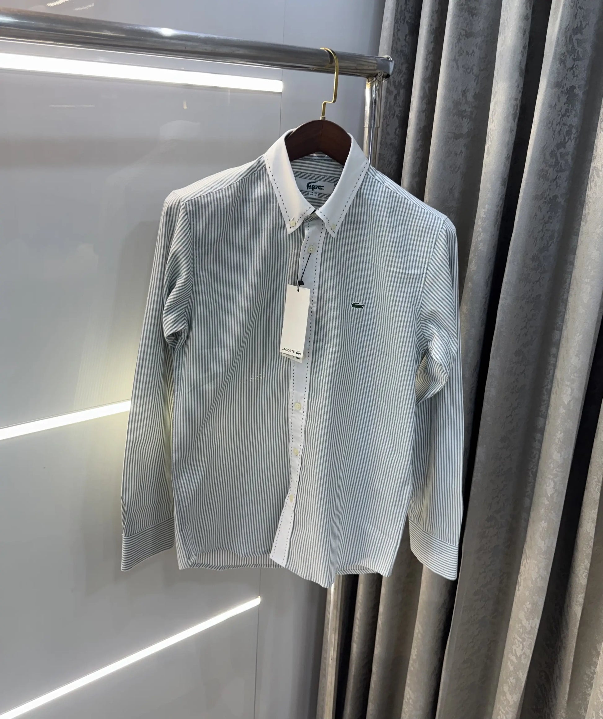 Lacost e  Embroidery Logo Premium Oxford Shirt