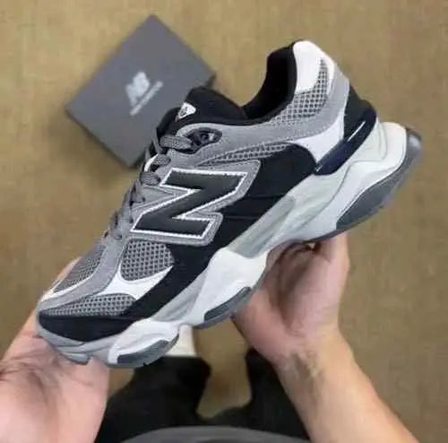 New Balancee 9060 Grey Black