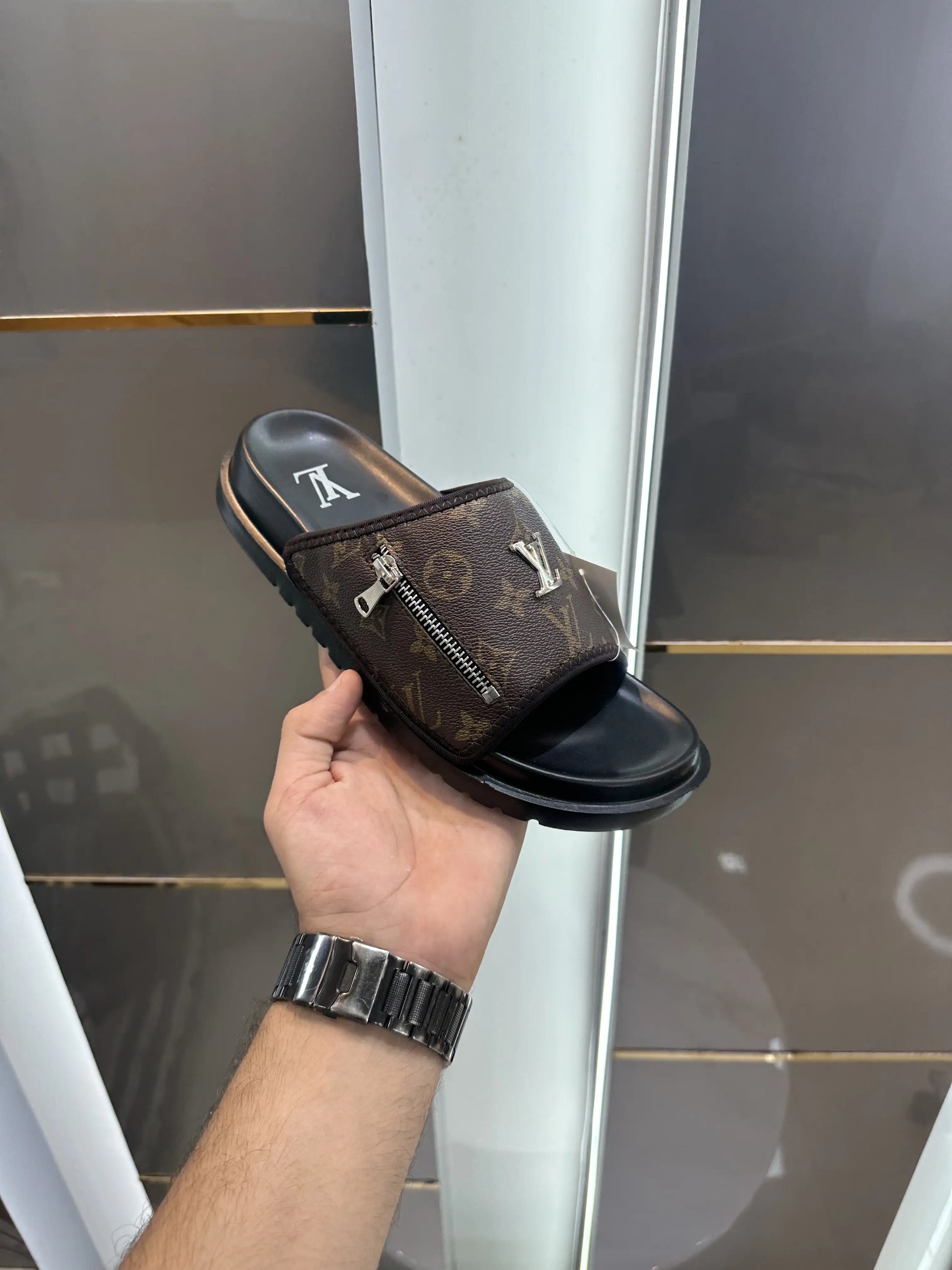 Louis_Vuitton Brown Monogram Leather Slide
