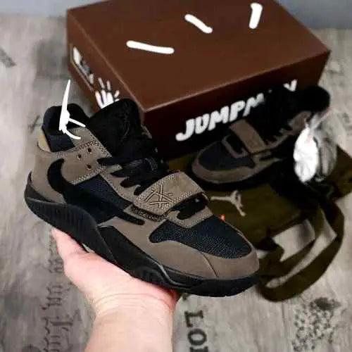 NIKEE AIR JORDAN X TRAVIS SCOTT JUMPMAN JACK DARK MOCHA SEMI UA