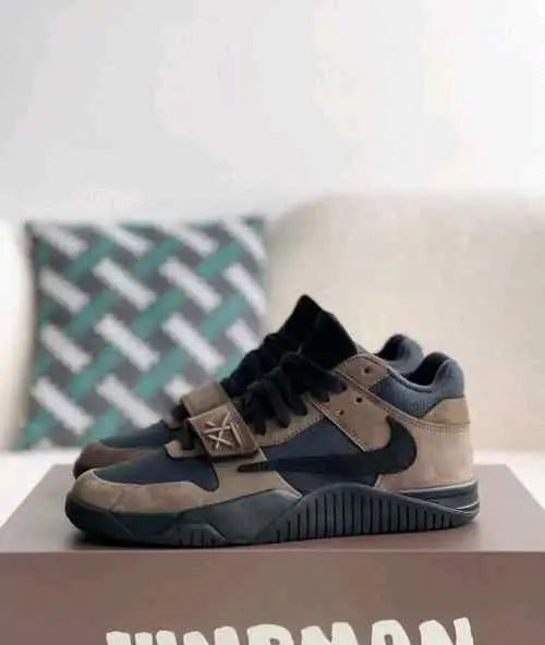 NIKEE AIR JORDAN X TRAVIS SCOTT JUMPMAN JACK DARK MOCHA SEMI UA