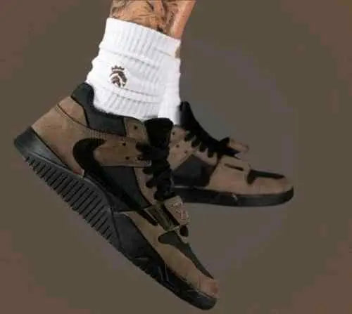 NIKEE AIR JORDAN X TRAVIS SCOTT JUMPMAN JACK DARK MOCHA SEMI UA