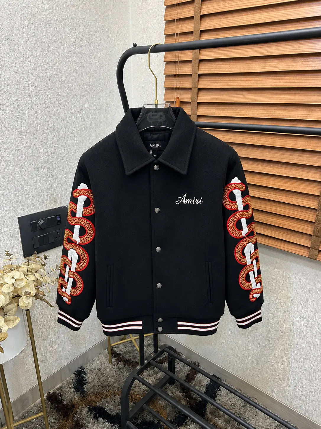 Amir_i Sleeve Snake Embroidered Patch Exclusive Wool Fabric Jacket Black (DN 615)