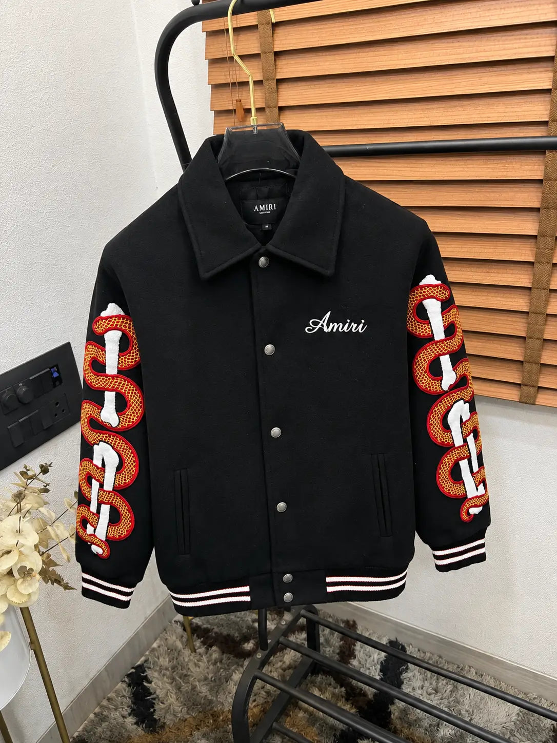 Amir_i Sleeve Snake Embroidered Patch Exclusive Wool Fabric Jacket Black (DN 615)