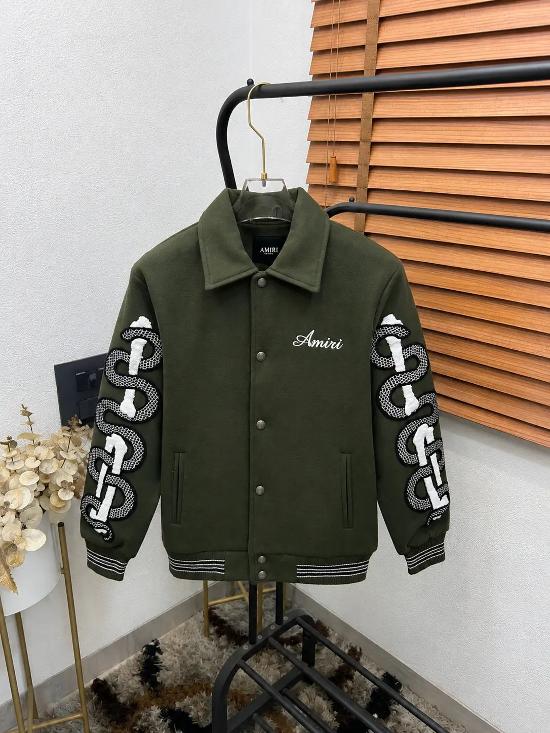 Amir_i Sleeve Snake Embroidered Patch Exclusive Wool Fabric Jacket (DN 615)