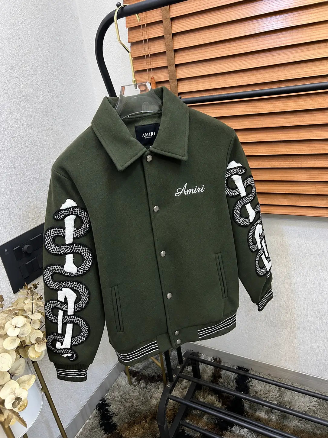 Amir_i Sleeve Snake Embroidered Patch Exclusive Wool Fabric Jacket (DN 615)