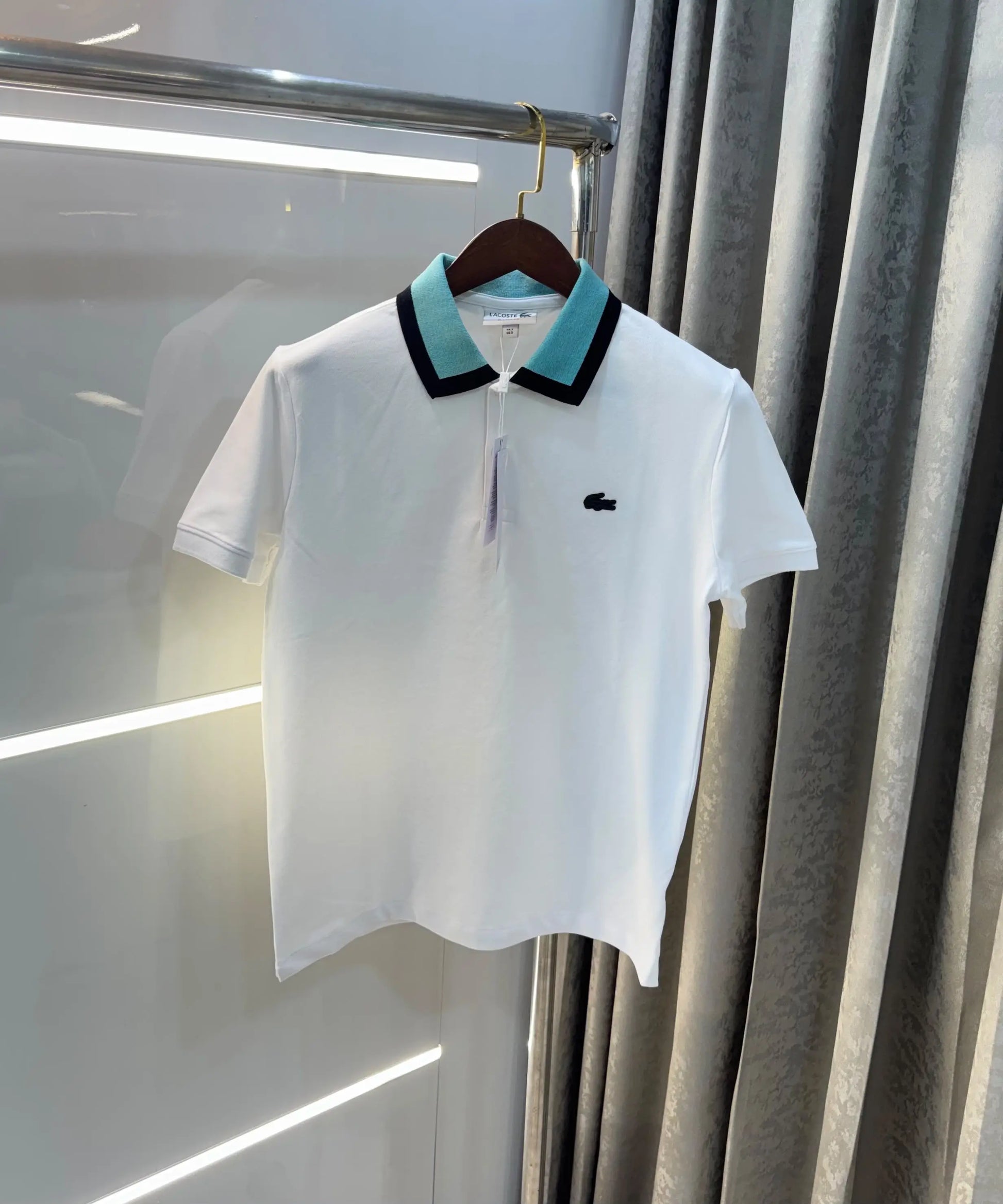 Lacost e White Embroidery Logo Premium Polo T-Shirt