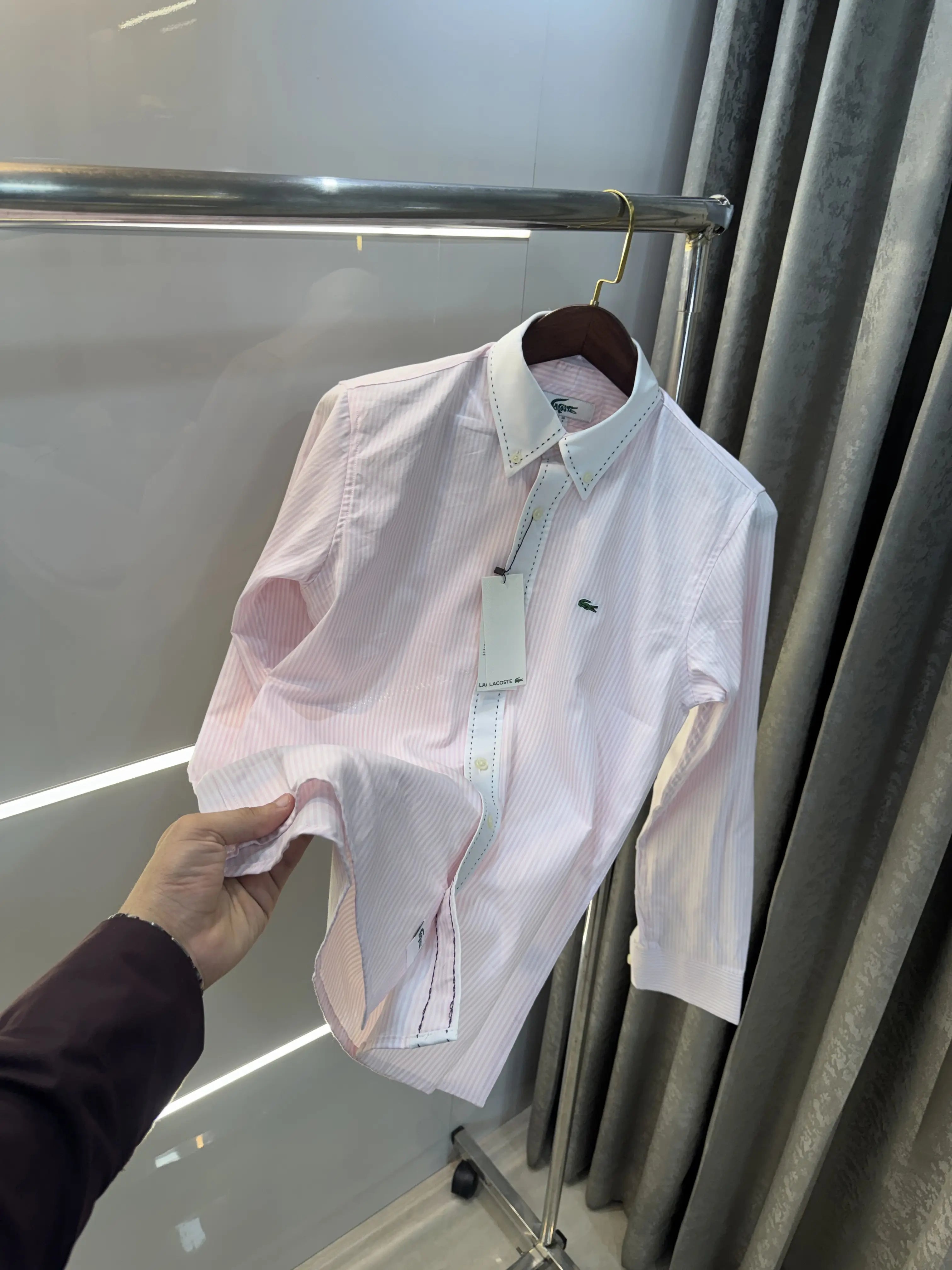 Lacost e Pink Embroidery Logo Premium Oxford Shirt